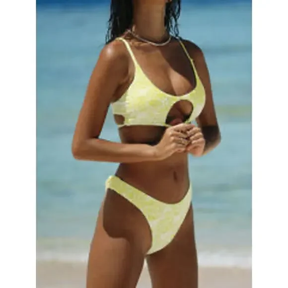 Berlook Light Green Floral Jacquard Cut Out Bikini Top and bottoms NWT L - Picture 3 of 5
